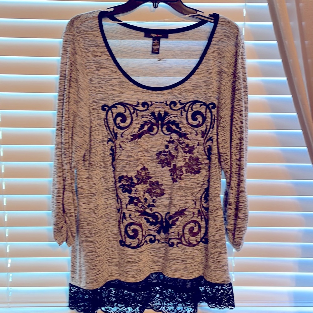 Grey tunic with lace